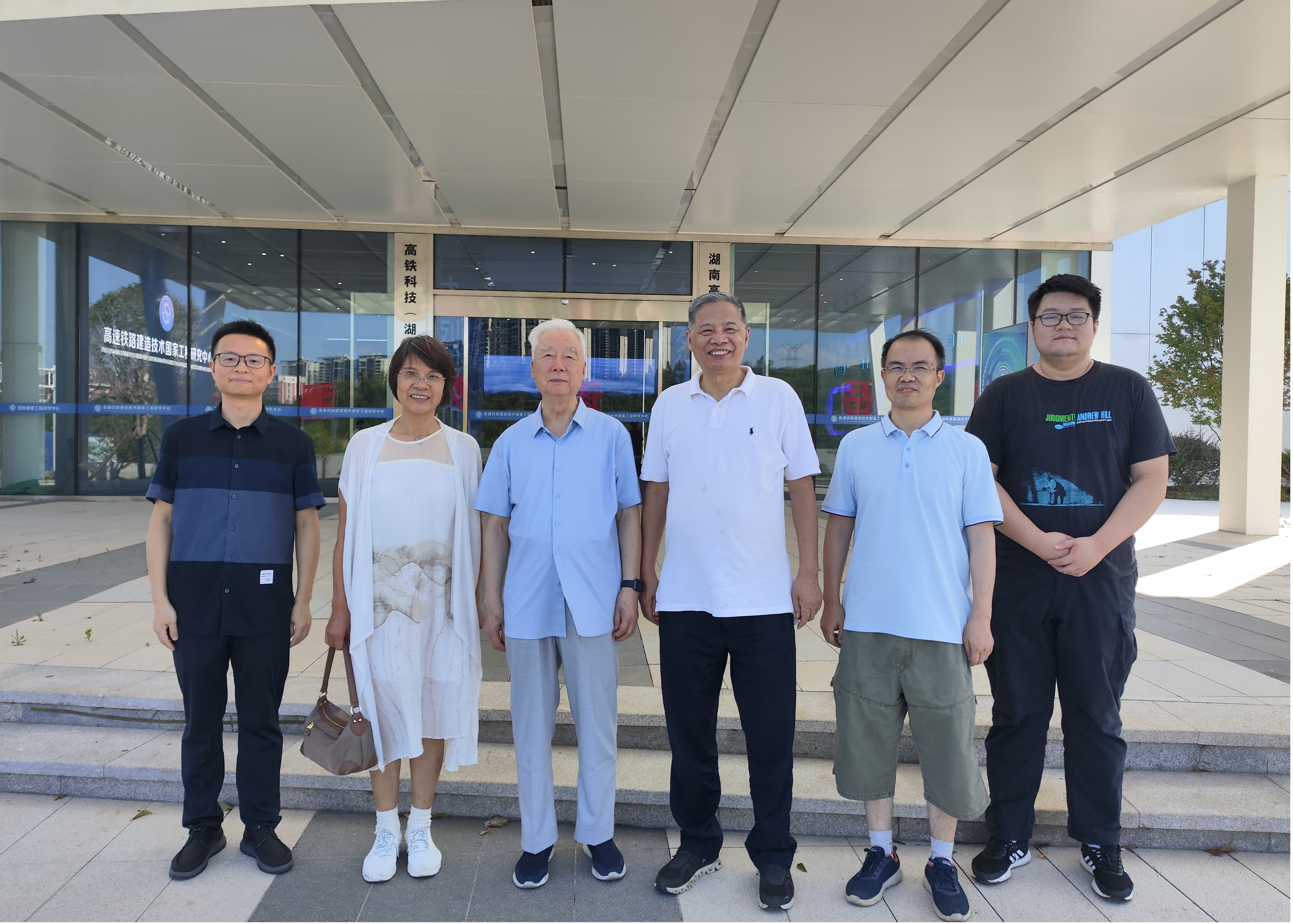 Các chuyên gia học viện kỹ thuật Trung Quốc, ông Sun Yongfu, đến thăm và chỉ đạo đổi mới khoa học công nghệ và chuyển giao kết quả