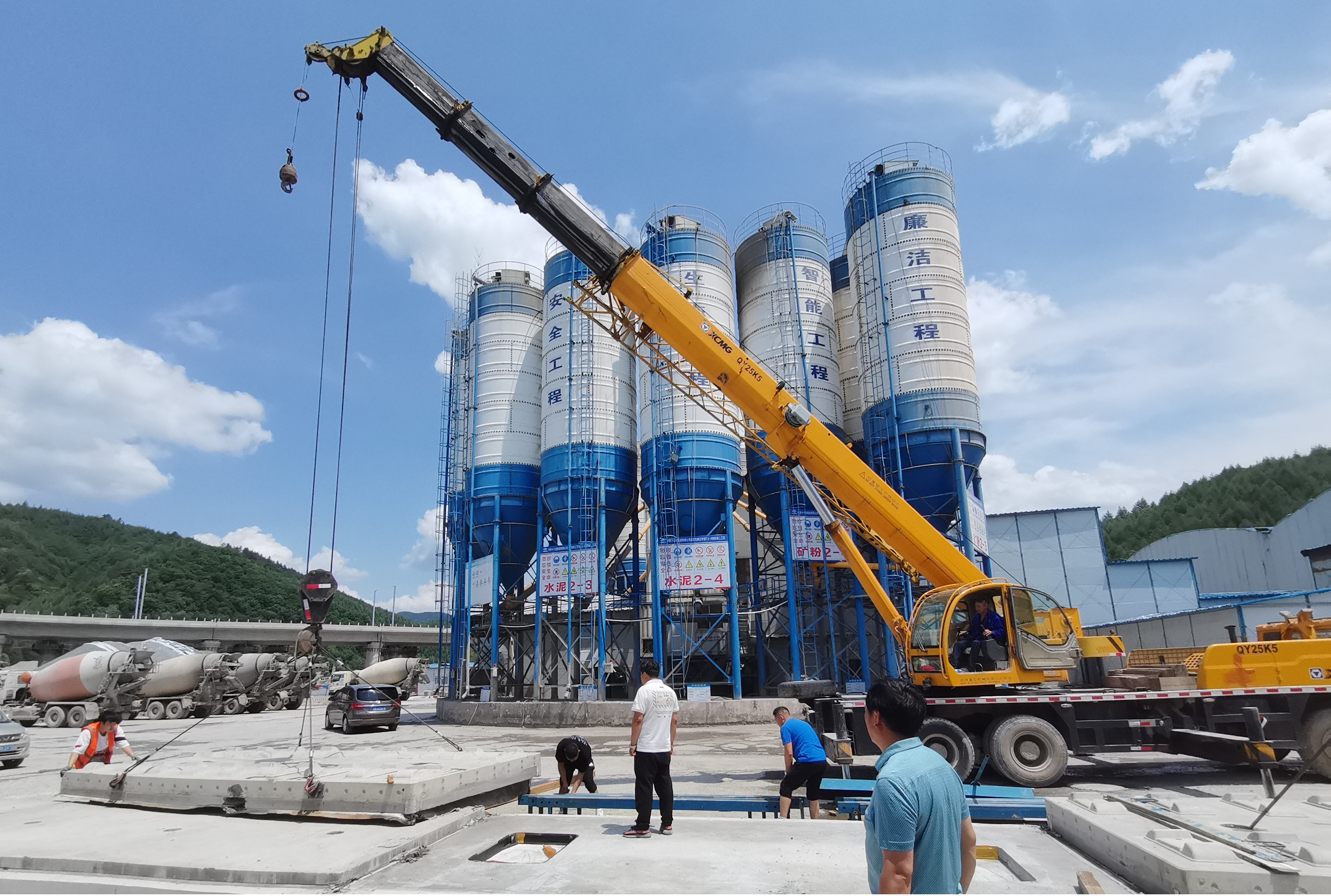 Công nghệ và thiết bị phát hiện liên tục bệnh tật tiềm ẩn trên tấm ray đường sắt cao tốc đã thử nghiệm thành công, nhận được lời khen ngợi từ các đơn vị thi công